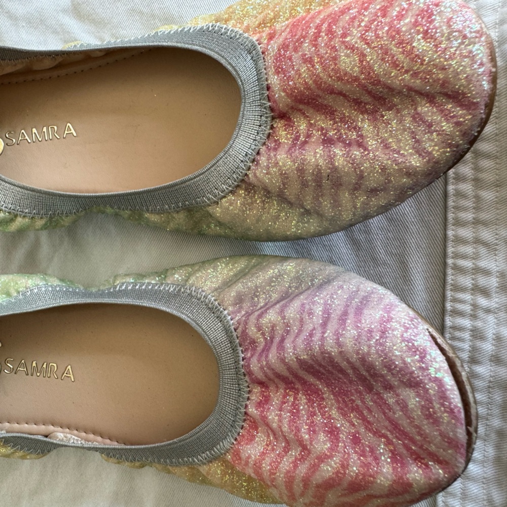 Yosi Samira flats. Brand new never worn. Needs a little bit of glue on the sole.